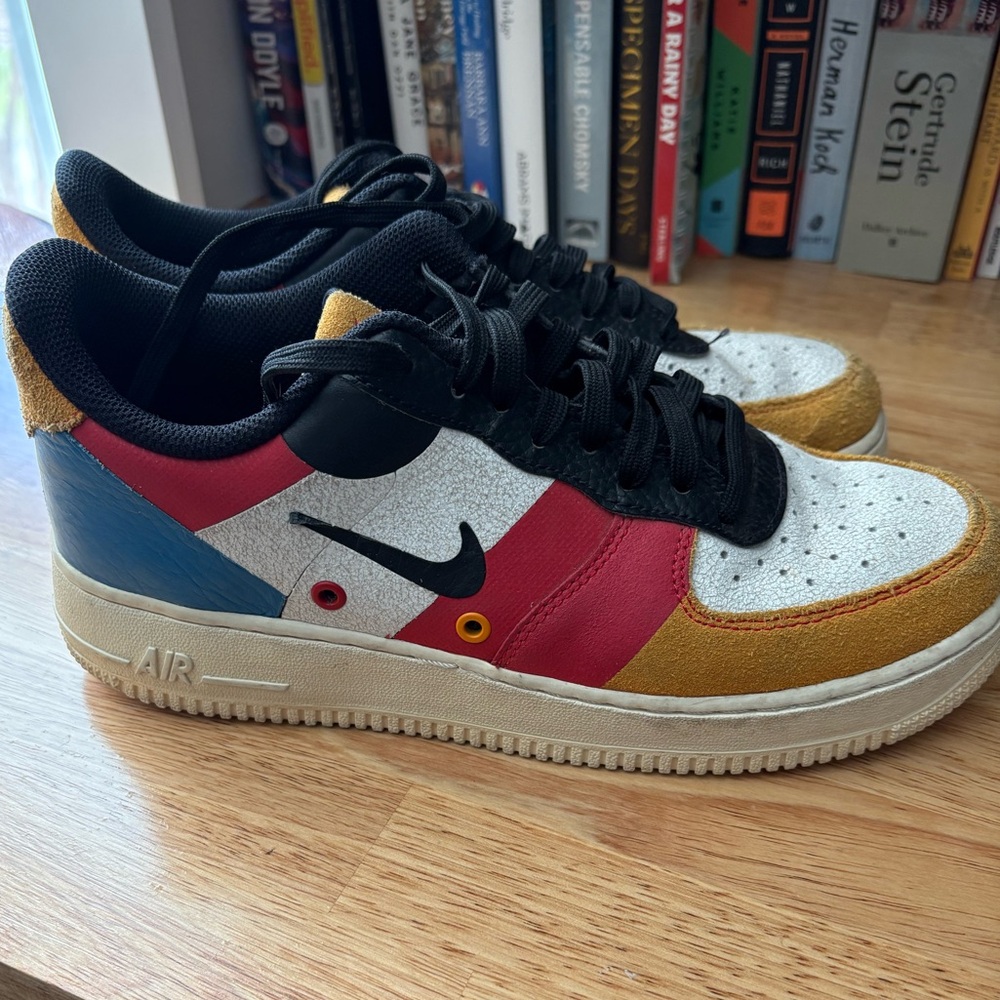 Nike Air Force 1 Low Size Men’s 7.5 (Euro 40.5) Premium Amber, Rise Black, Blue